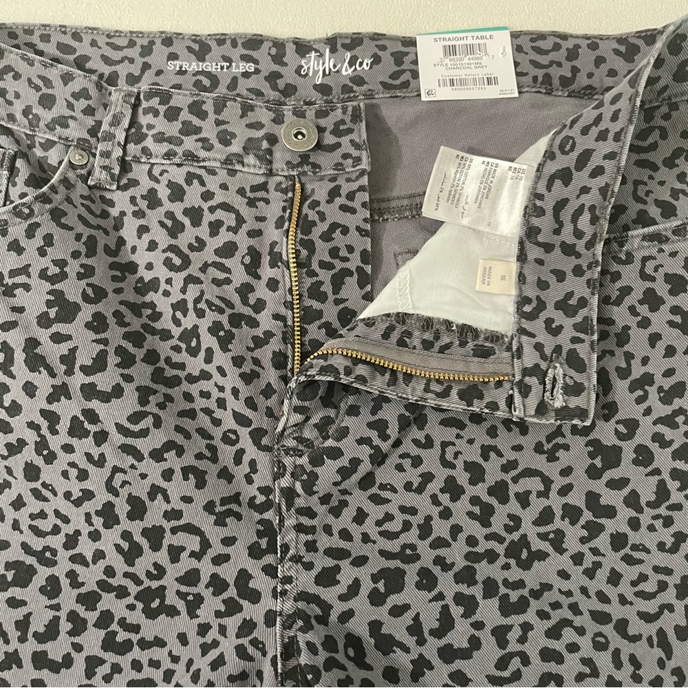 STYLE & CO Women’s Straight Leg Jeans - Picture 7 of 11